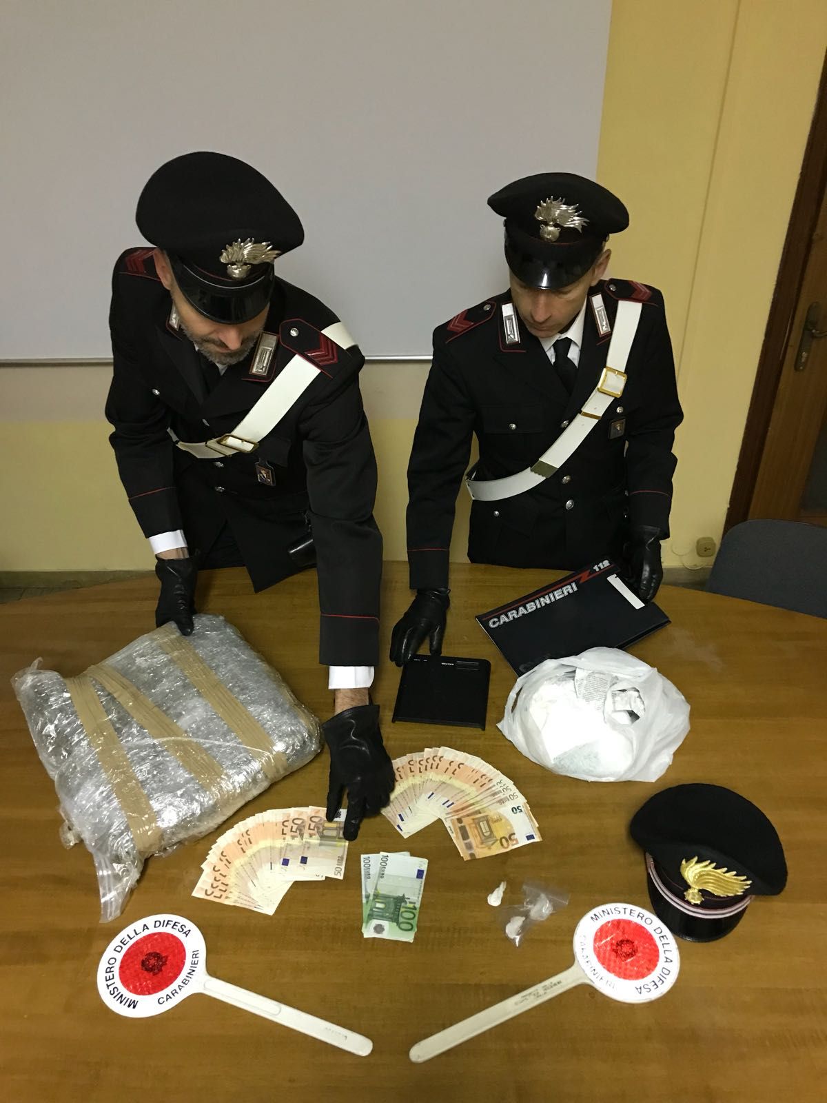 La Guida - In casa 4 kg. di droga: arrestato