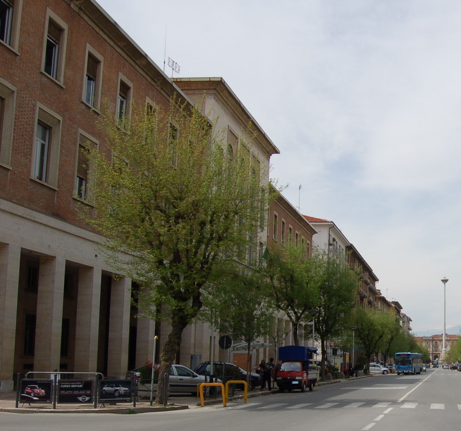Falso allarme incendio al liceo, ragazzi evacuati La Guida - Falso allarme incendio al liceo, ragazzi evacuati