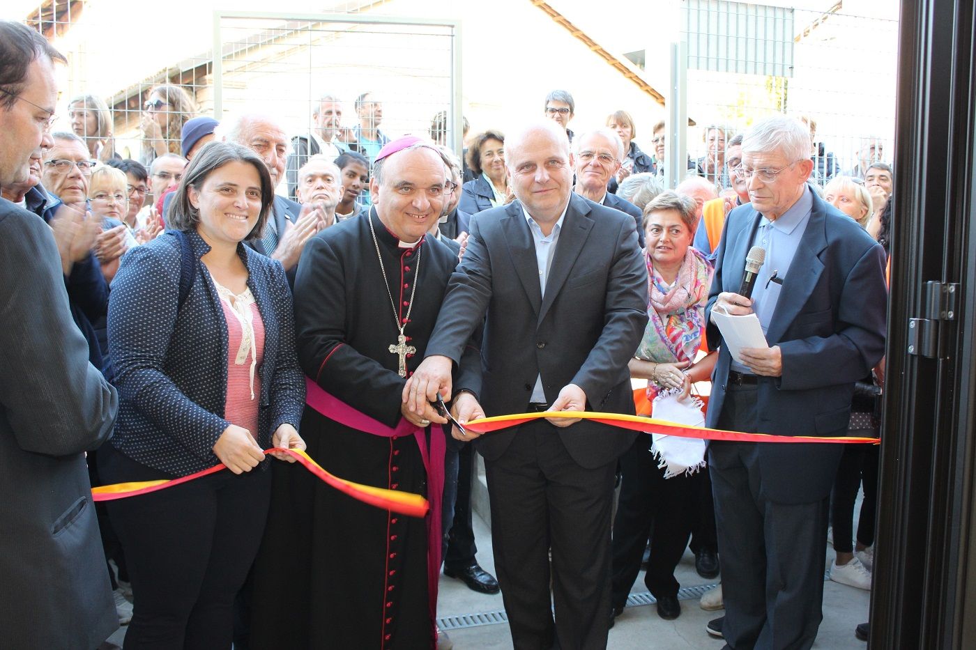 Alba, inaugurato l’Emporio della Solidarietà La Guida - Alba, inaugurato l’Emporio della Solidarietà