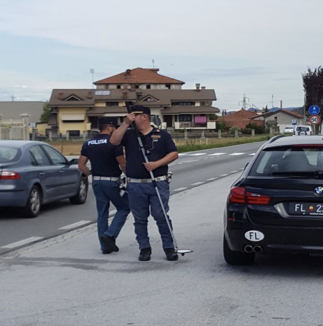 Polizia, controlli su strade e all’aeroporto La Guida - Polizia, controlli su strade e all’aeroporto