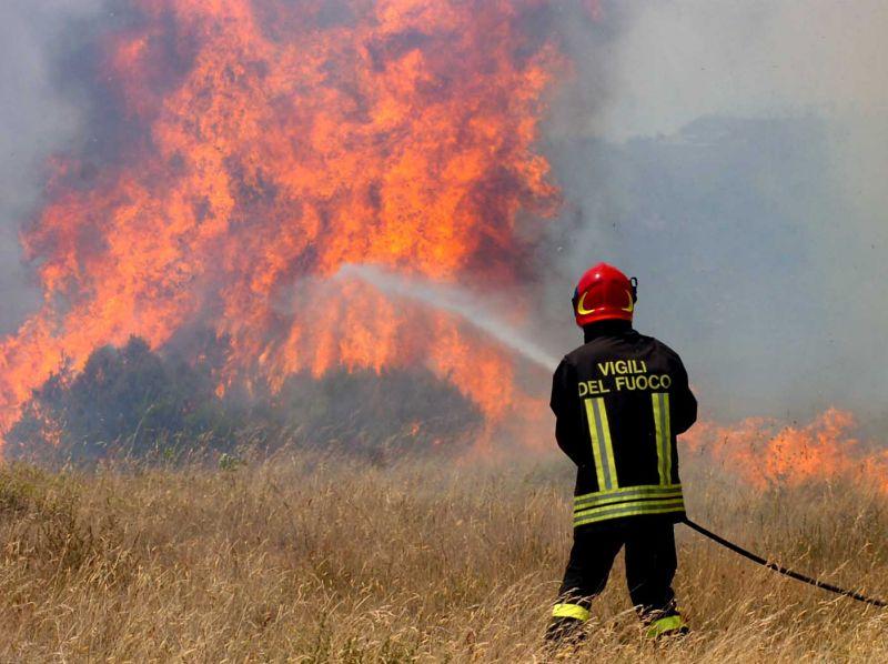 Due incendi a Festiona e tra Montefallonio e Chiusa Pesio La Guida - Due incendi a Festiona e tra Montefallonio e Chiusa Pesio