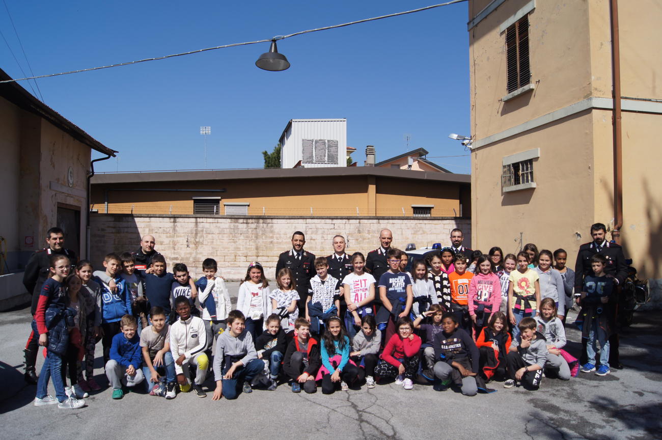 La Guida - Borgo, scolaresca in visita alla stazione Carabinieri