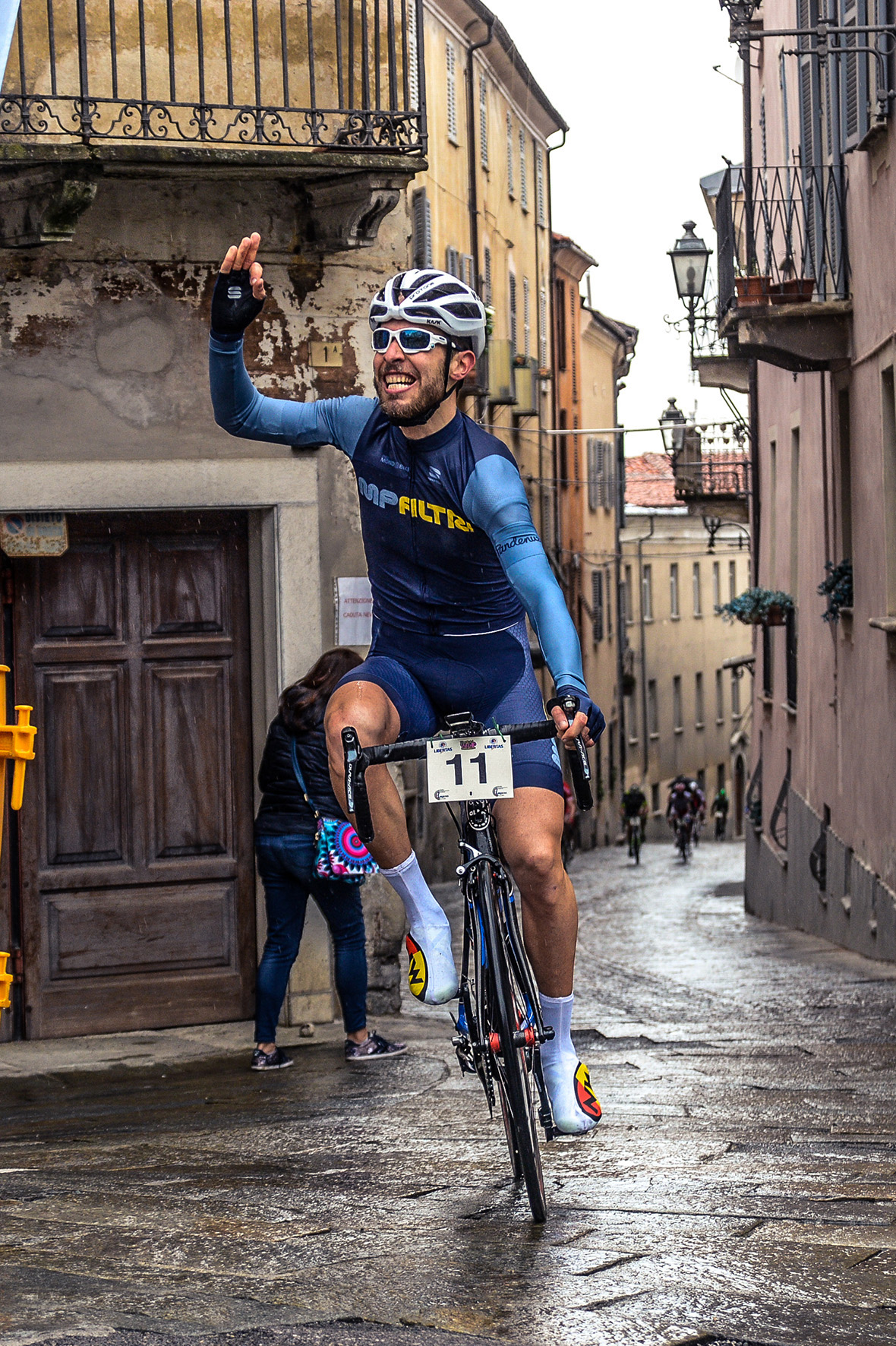 Viglione davanti a tutti nella cicloscalata del Belvedere La Guida - Viglione davanti a tutti nella cicloscalata del Belvedere