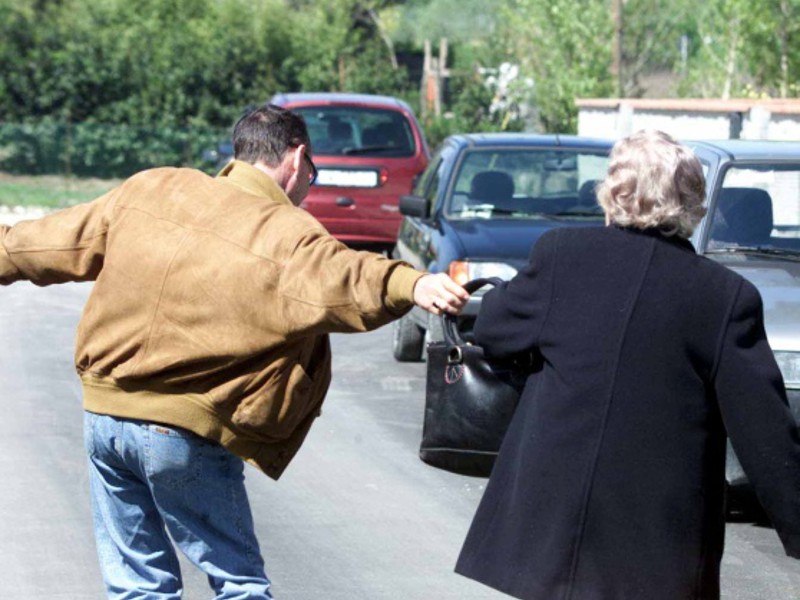 Boves, fermati scippatore e spacciatore di droga La Guida - Boves, fermati scippatore e spacciatore di droga