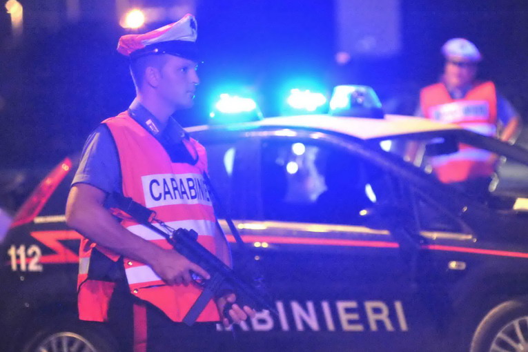 La Guida - Ubriaco alla guida, aggredisce i Carabinieri