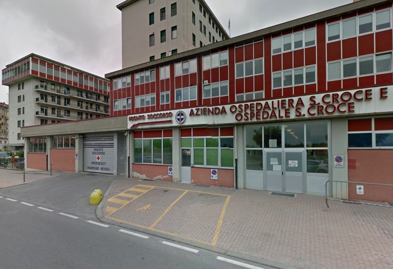 Con un coltello al pronto soccorso, denunciato La Guida - Con un coltello al pronto soccorso, denunciato