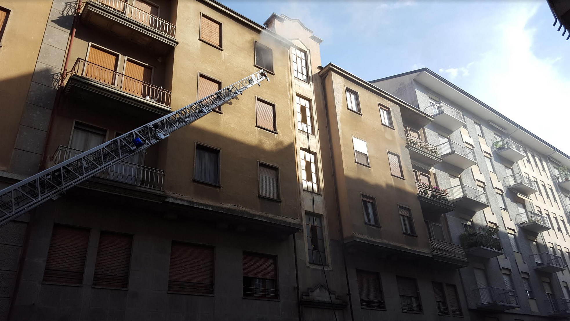 Cuneo, incendio in via Bassignano La Guida - Cuneo, incendio in via Bassignano