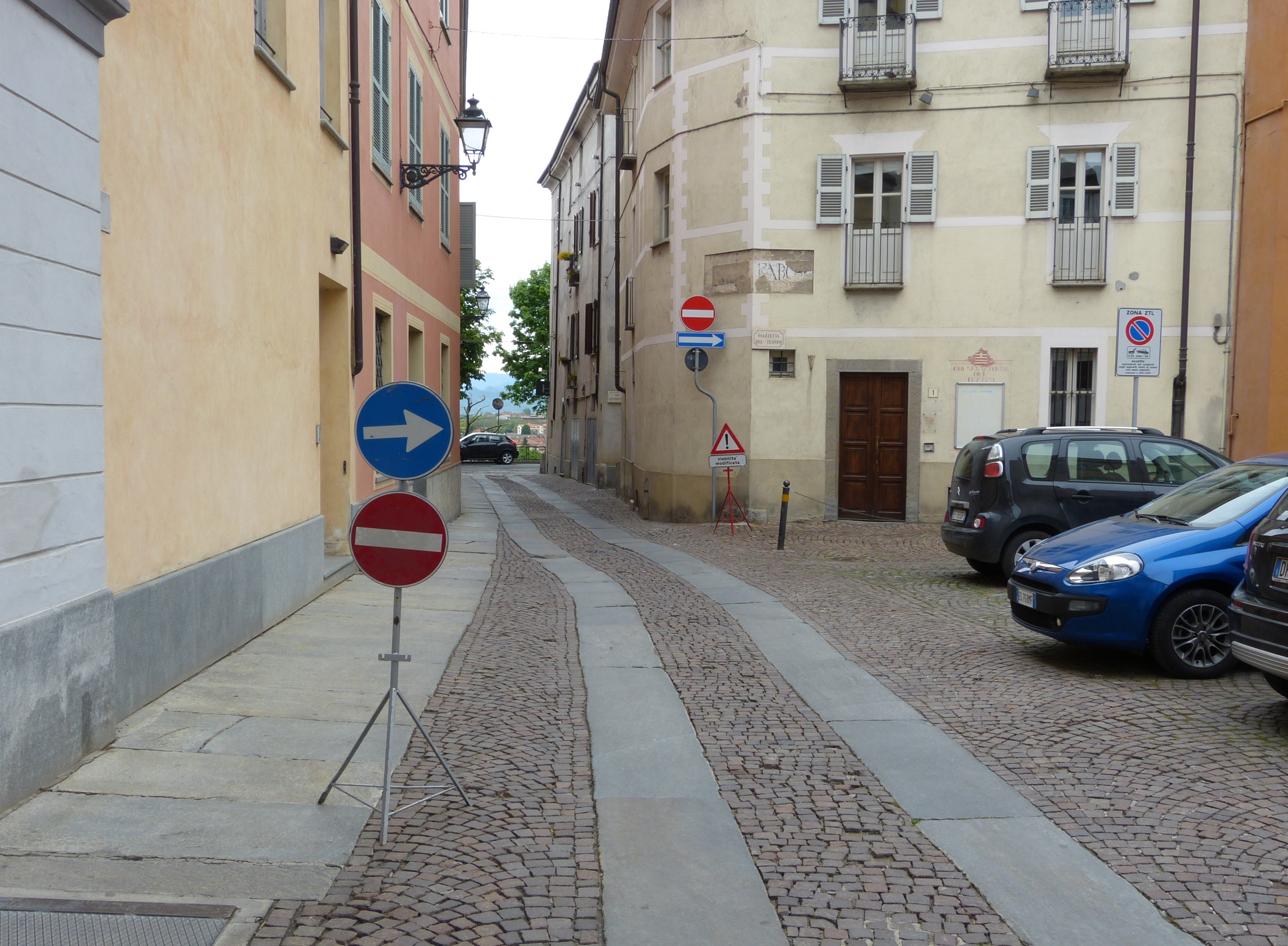 La Guida - Cambiano i sensi di marcia nelle strade laterali del centro storico