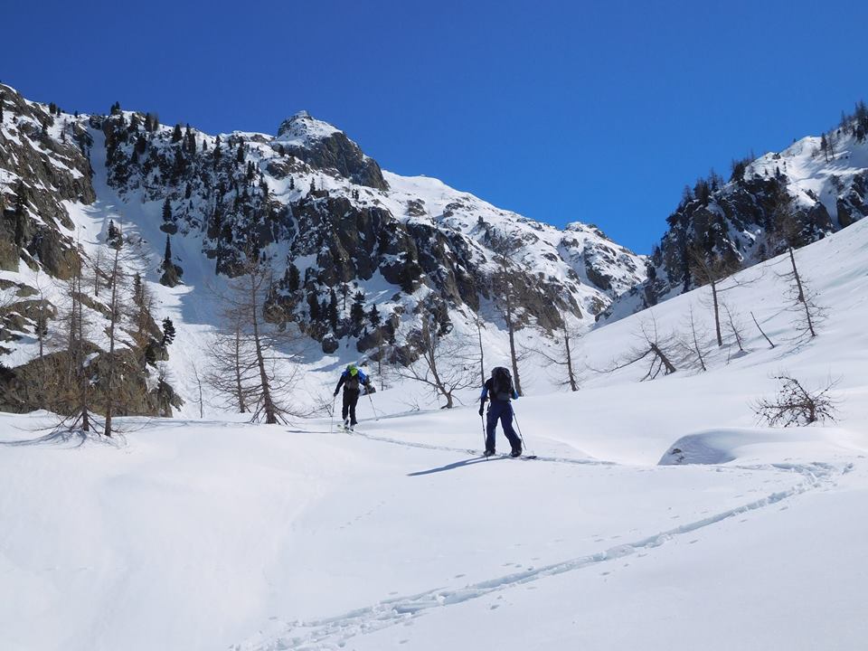 La Guida - La traversata delle Marittime in snowboard