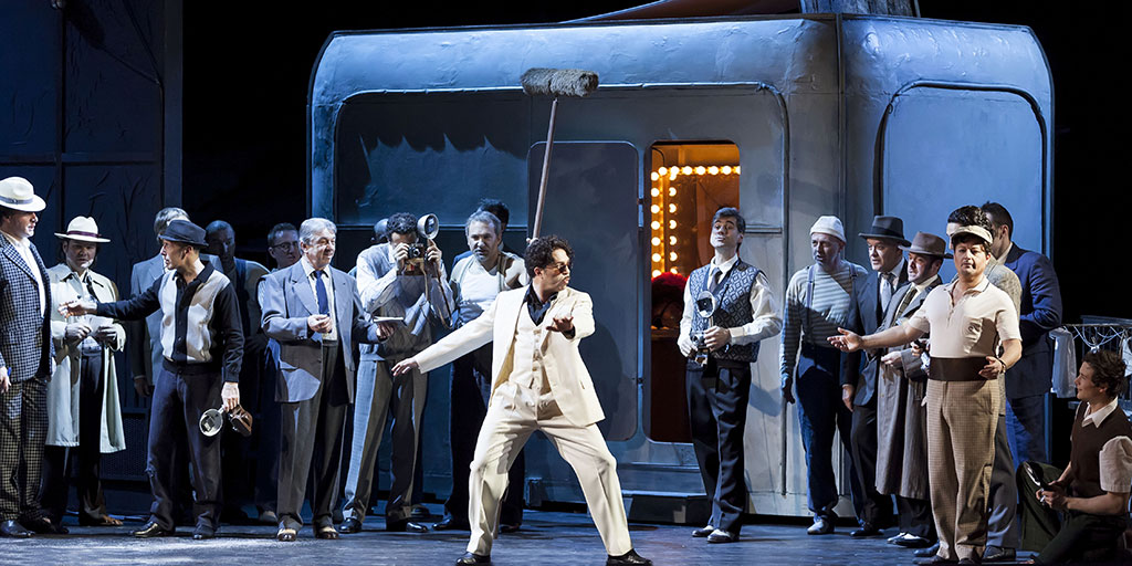 La Guida - Una “Cenerentola” in versione Cinecittà al Regio