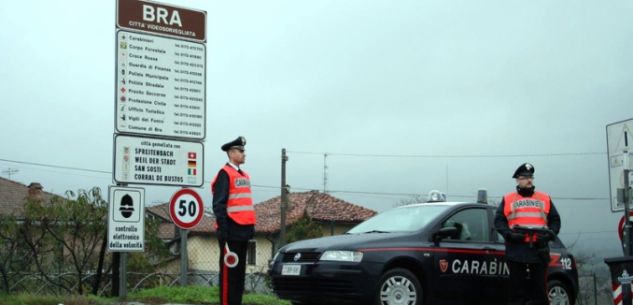 La Guida - Auto fuori strada, autista ubriaco: denunciato