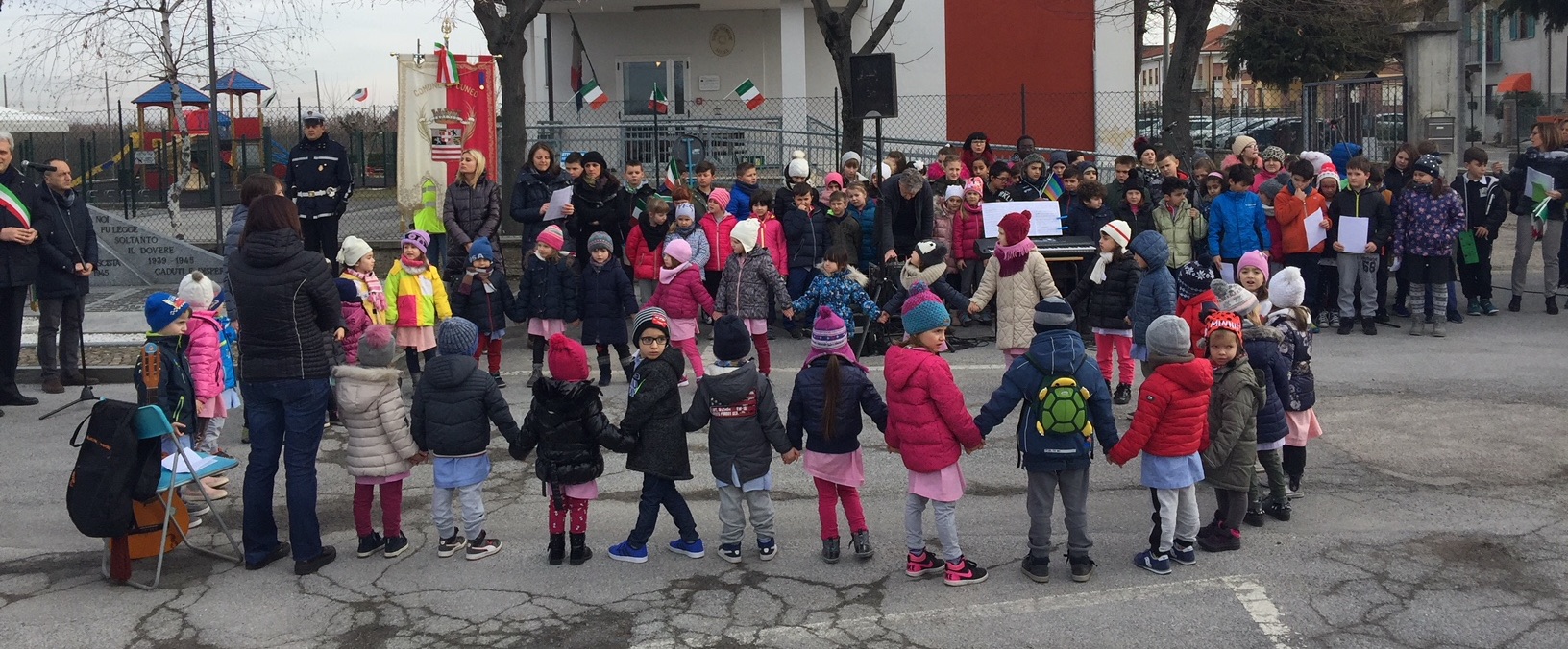 Candelora, i bambini della scuola di San Benigno alla commemorazione.