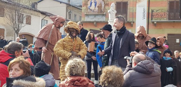 La Guida - Valdieri, in tanti per il Carnevale alpino con l’orso di segale