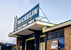 La Guida - Un punto Amazon all’ingresso della Michelin a Ronchi