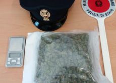 La Guida - Viaggiava con 200 grammi di marijuana nello zaino