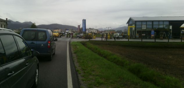 La Guida - Incidente stradale alle porte di Boves, automobilisti feriti lievemente