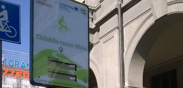 La Guida - In un anno oltre 312.000 bici sulla pista di corso Nizza