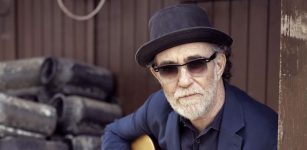De Gregori in concerto a Saluzzo La Guida - De Gregori in concerto a Saluzzo