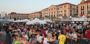 La Guida - Pasta protagonista in piazza Galimberti