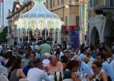 La Guida - A Cuneo Illuminata si mangia con “Milleluci nel piatto” e la “Cena in Contrada”