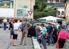 La Guida - Auto contro la cancellata della chiesa