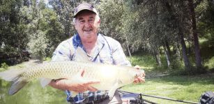 La Guida - Castagnito, pescata una carpa di 12 kg