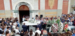La Guida - Una folla commossa ai funerali di Marianna