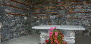 Atti di vandalismo alla cappella della Bandia La Guida - Atti di vandalismo alla cappella della Bandia