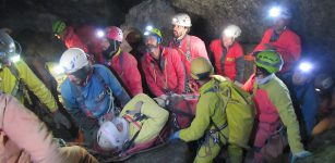 La Guida - Soccorso alpino e speleologico, esercitazione nella Grotta di Piaggia Bella