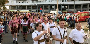 La Guida - La grande parata apre la festa dell’Oktoberfest Cuneo