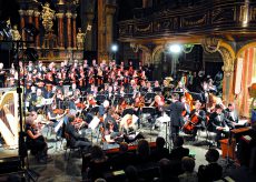 La Guida - Polifonici del Marchesato e orchestra Bruni in concerto