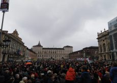 La Guida - In migliaia in piazza a Torino per il “popolo del Sì”