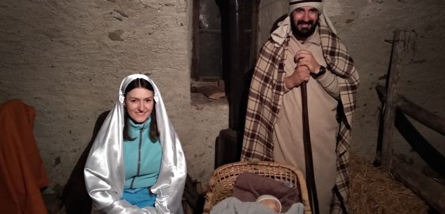 La Guida - Natale in Contrada, il presepe nel palcoscenico del centro