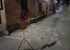 La Guida - Caraglio, pezzi di cornicione sono caduti in via Cappuccini