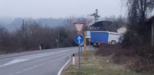 La Guida - Camion si gira di traverso e blocca la Fondovalle tra Bastia e Carrù