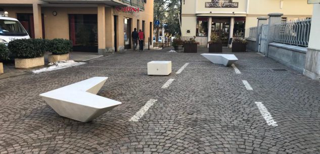 La Guida - Boves, nuove panchine nel centro cittadino