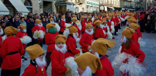 La Guida - Più di 800 bambini mascherati per il Carnevale di Saluzzo