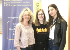 La Guida - Due studentesse del liceo De Amicis alla manifestazione nazionale di Futura