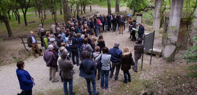 La Guida - Tornano le Passeggiate Letterarie nel bosco di Fontanafredda