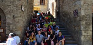 La Guida - Camminando sulla Francigena con gli studenti del Bonelli