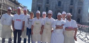 Panificatori cuneesi in piazza Duomo per beneficenza La Guida - Panificatori cuneesi in piazza Duomo per beneficenza