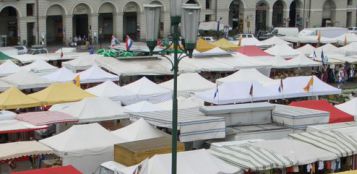 La Guida - Mercato Europeo, divieto di sosta in piazza Galimberti