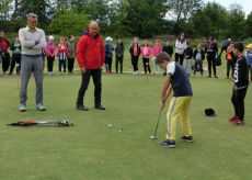 La Guida - 96 bimbi delle elementari si sono sfidati a golf ai Ronchi