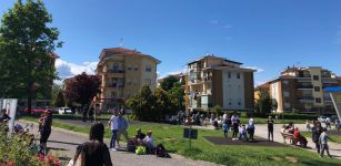 Madonna dell’Olmo, scuola primaria e piazza della Battaglia da mesi prive di ombra La Guida - Madonna dell’Olmo, scuola primaria e piazza della Battaglia da mesi prive di ombra