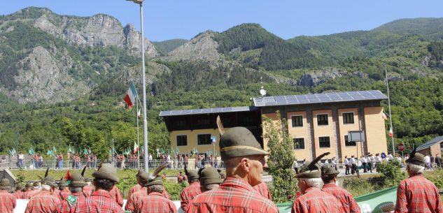 La Guida - Gli alpini del Monviso donano 5.000 euro alla “Officina delle idee” per l’ospedale di Saluzzo