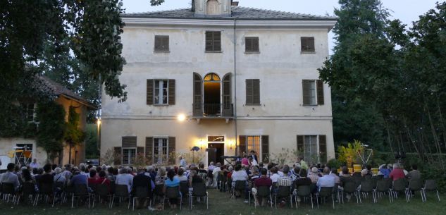 La Guida - “Romanze en plein air” nel giardino di Villa Bonaria