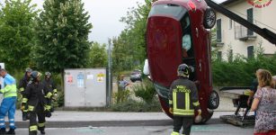 Scontro fra auto all’ingresso di Peveragno La Guida - Scontro fra auto all’ingresso di Peveragno