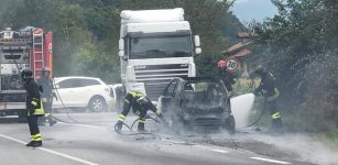 La Guida - Auto in fiamme tra Fontanelle e Borgo