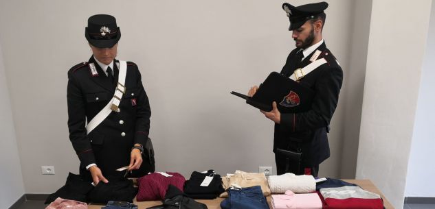 La Guida - Vestiti rubati in negozi, denunciate due donne a Borgo