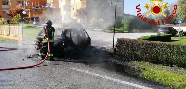 La Guida - Auto in fiamme a Pianfei, due persone intossicate nel tentativo di spegnere il fuoco